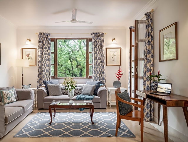 Bastora House - Seating area in the master's bedroom